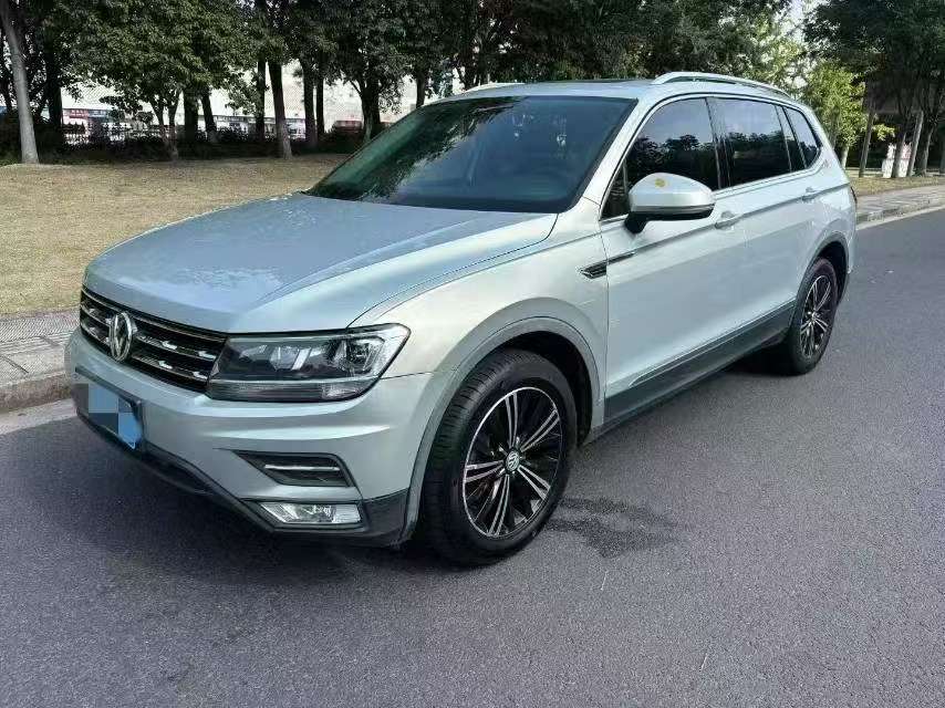 Volkswagen Tiguan L 2.0T 330 TSI FWD Comfort