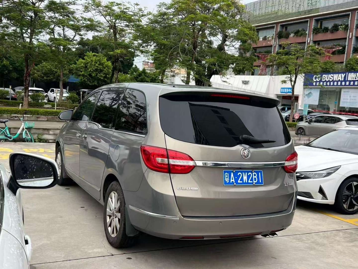 Buick GL8 2.0T Luxury 4