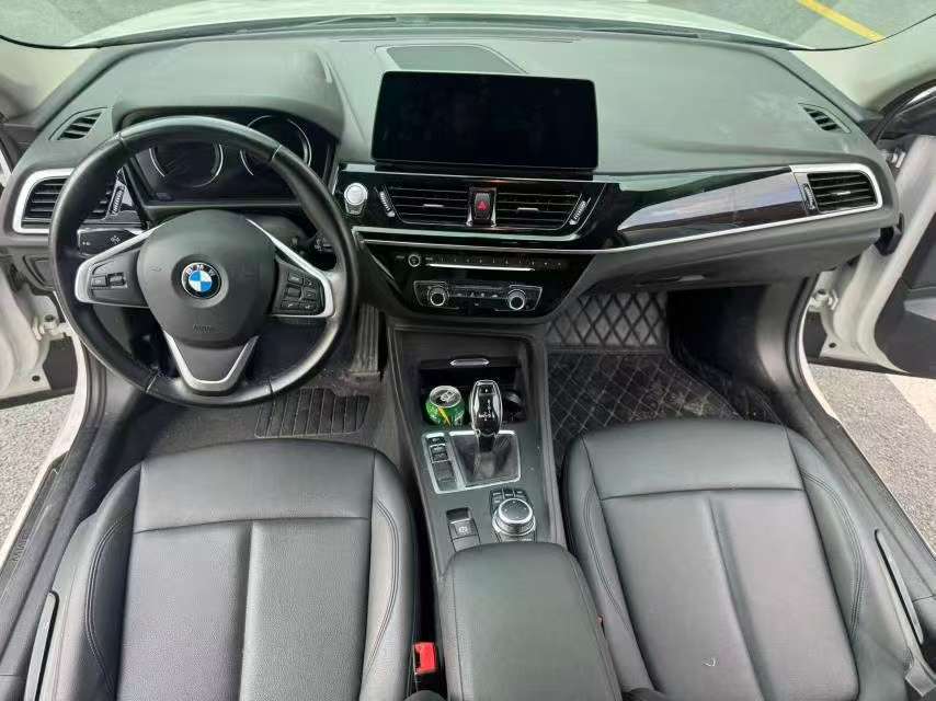 BMW 1 Series 120i 1.5T Sport Edition 8