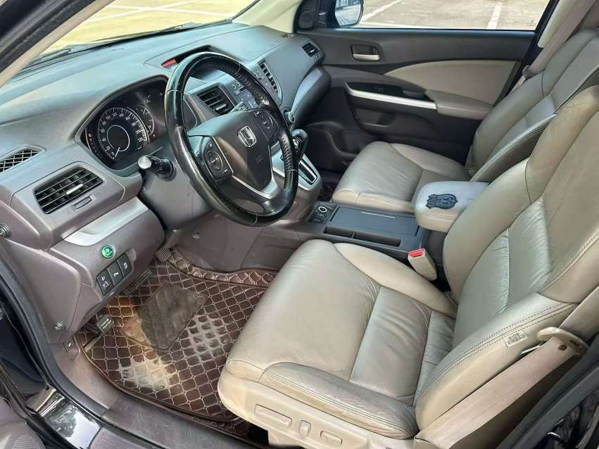 Honda CR-V 2.4L AWD Luxury Edition 4