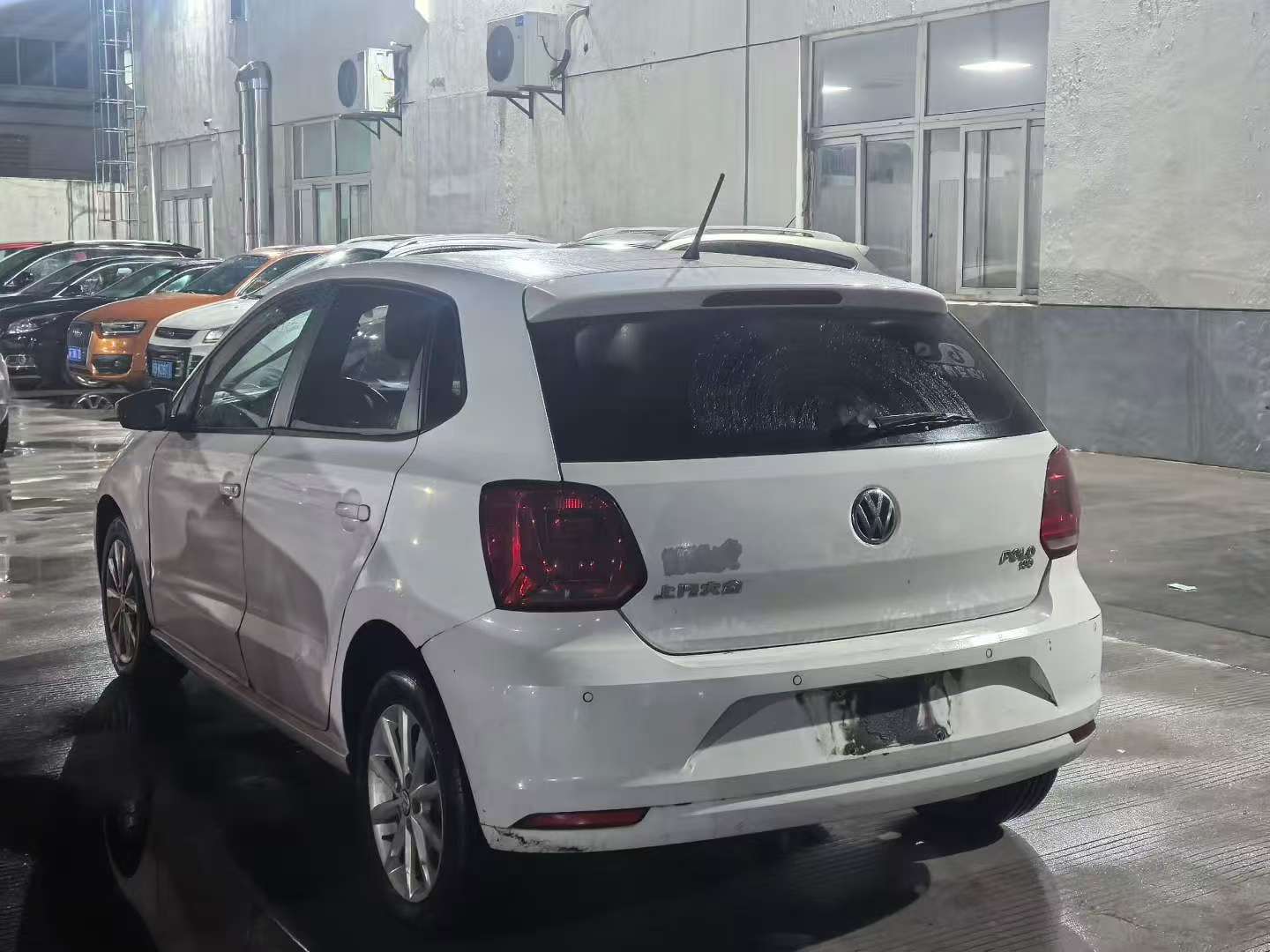Volkswagen Polo Automatic Sunroof 1.6 4