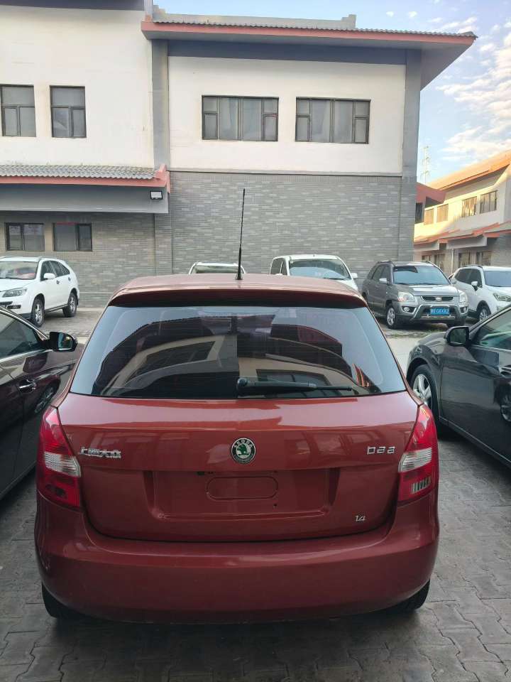 Skoda Fabia 2011 4