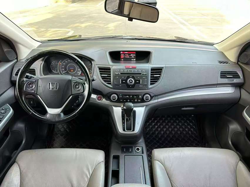 Honda CR-V 2.4L AWD Luxury Edition 5