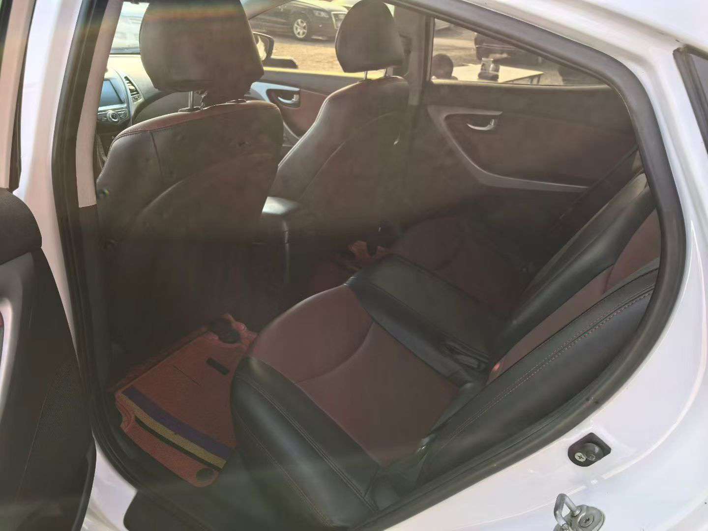 Hyundai Elantra 3