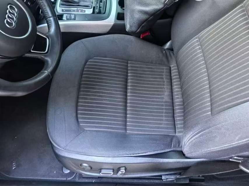 Audi A4L 2.0T Automatic Sunroof Standard Edition 8