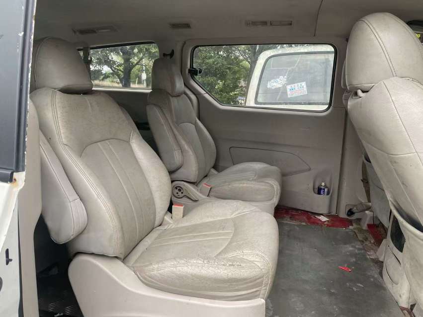 Maxus G10 2015 2.0T Luxury 9-Seater 6