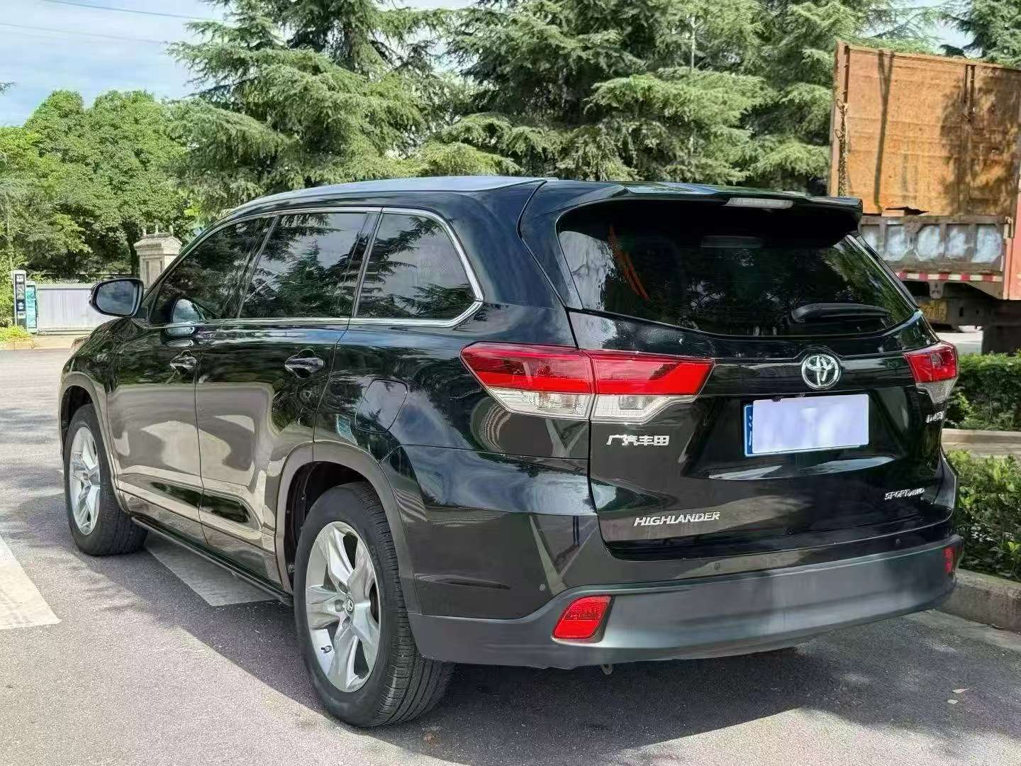 Toyota Highlander 2021 AWD Seven-Seater Luxury Edition 9