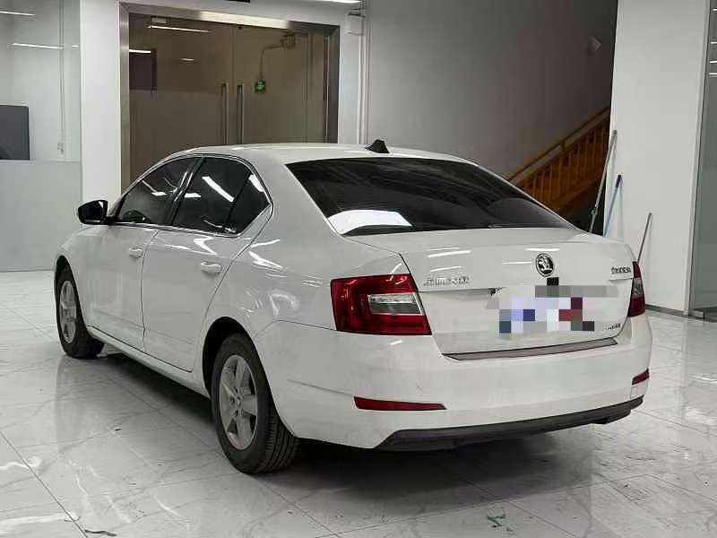 Skoda Octavia 2015 1.6L Automatic Yizhi Edition 3