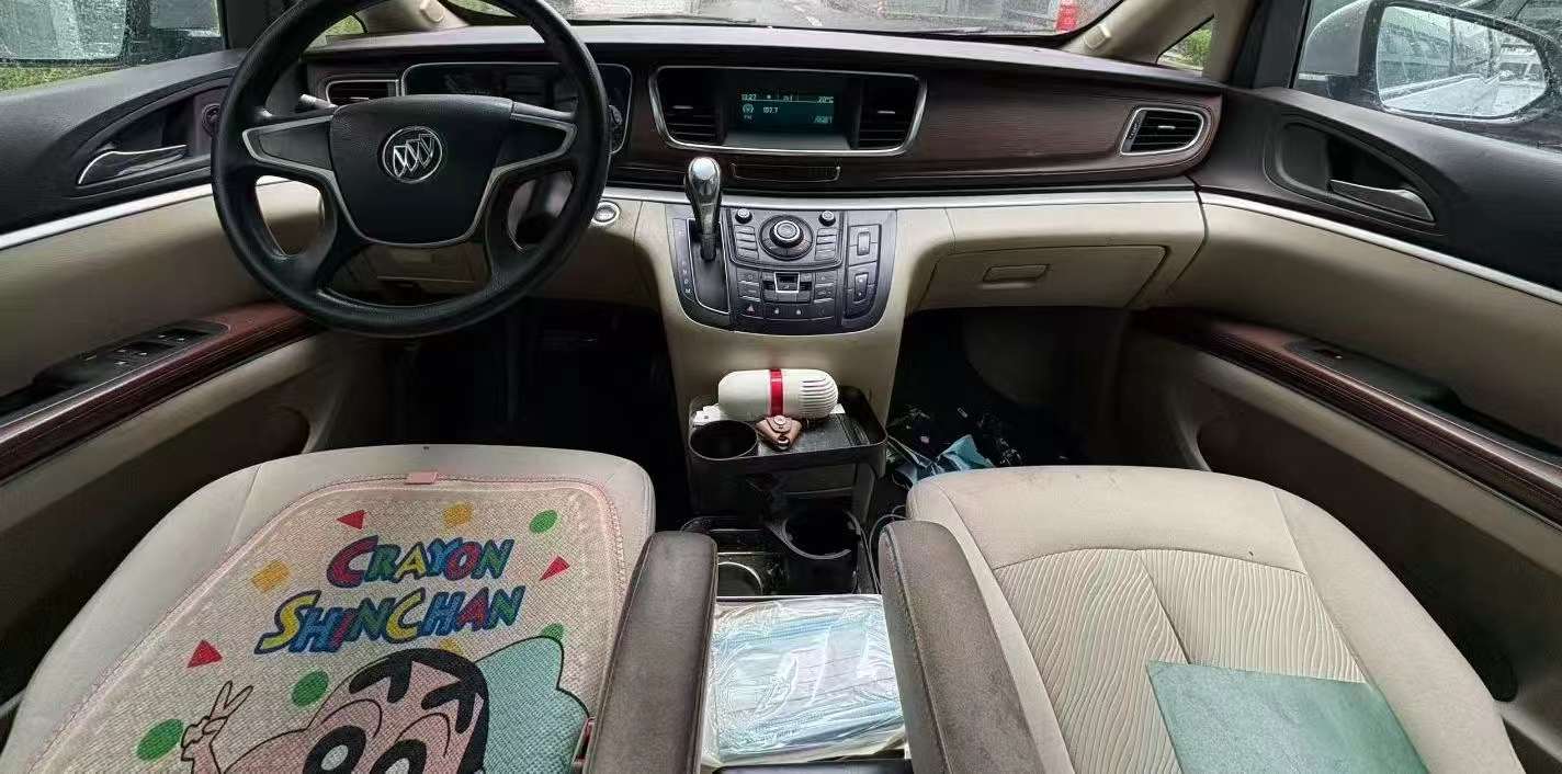 Buick GL8 2015 2.4L Comfort Edition 3