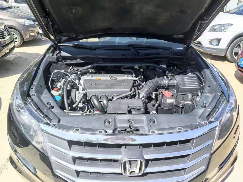 Honda Crosstour 2.4 Automatic High Trim 9