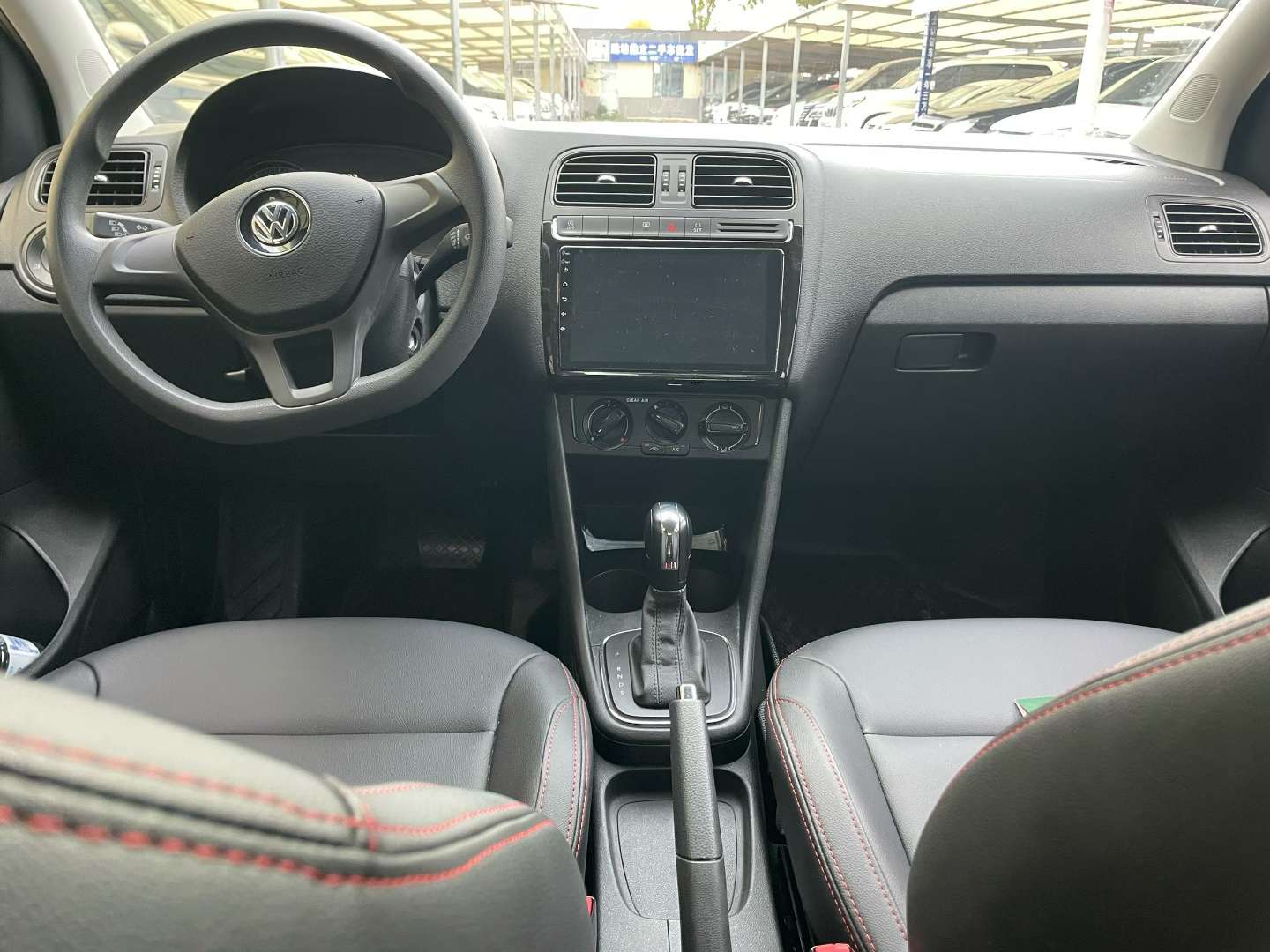 Volkswagen Polo 1.5L Automatic 4