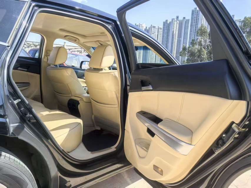 Honda Crosstour 2.4 Automatic High Trim 7