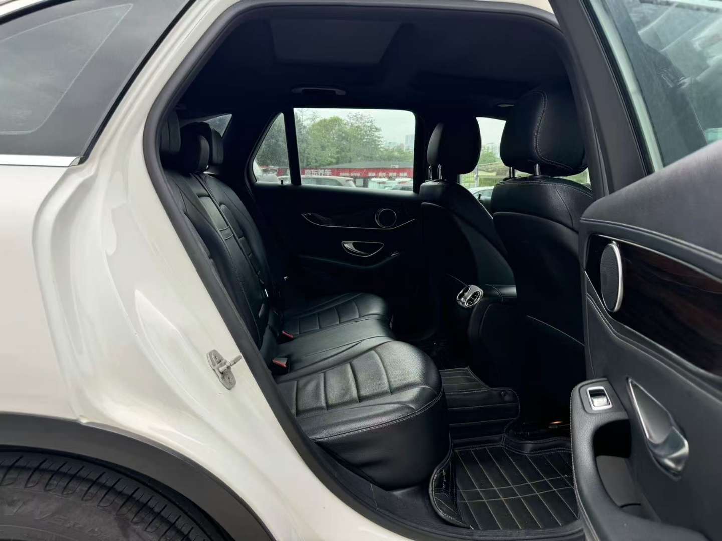 Mercedes-Benz GLC 2016 2.0T AWD Luxury Edition 8
