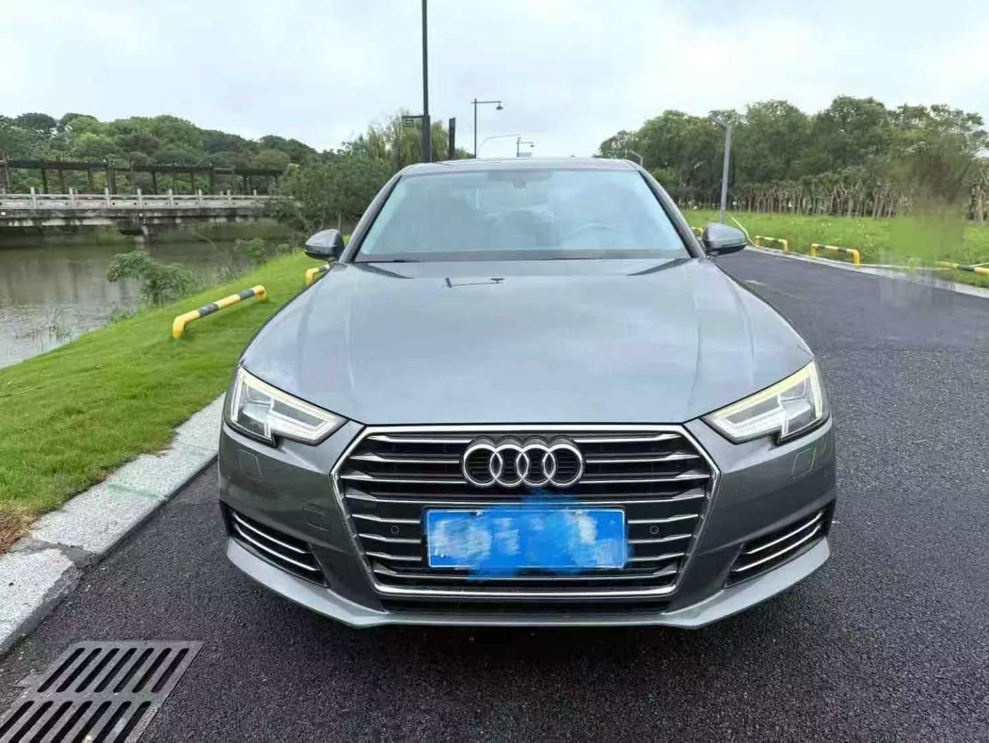 Audi A4L 2.0T 40TFSI Progressive