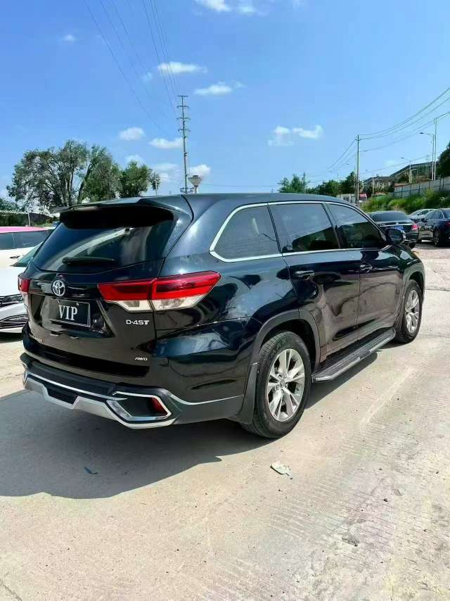 Toyota Highlander 4WD 7-Seat Version 3