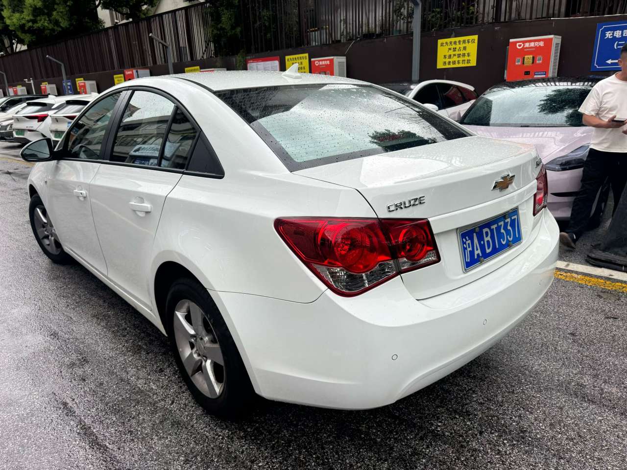 Chevrolet Cruze 2013 1.8L Automatic Sunroof 7
