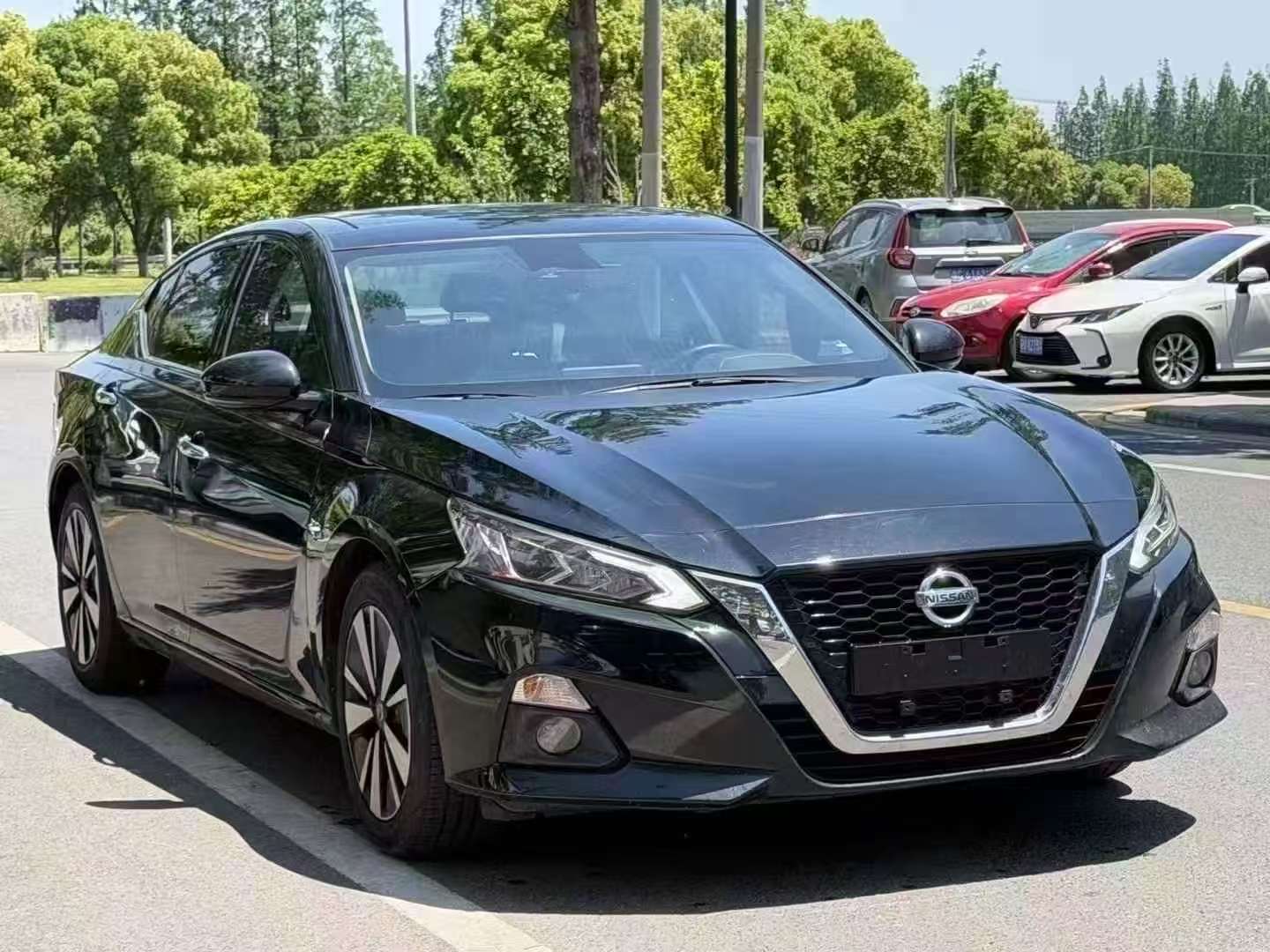 Nissan Altima 2.0L Automatic Sunroof Power Seats 2