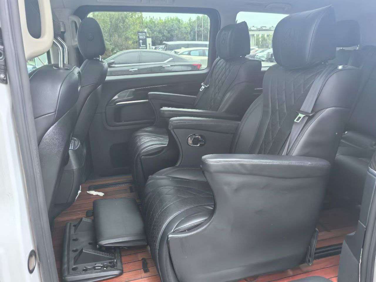 Mercedes-Benz V260 2.0T Leading Edition 4