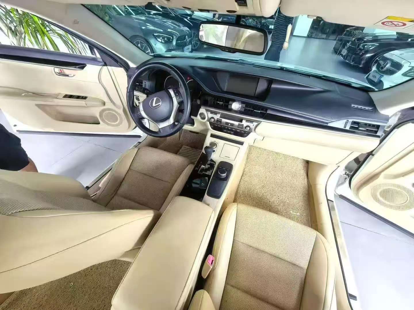 Lexus ES ES250 2.5L Elite 7