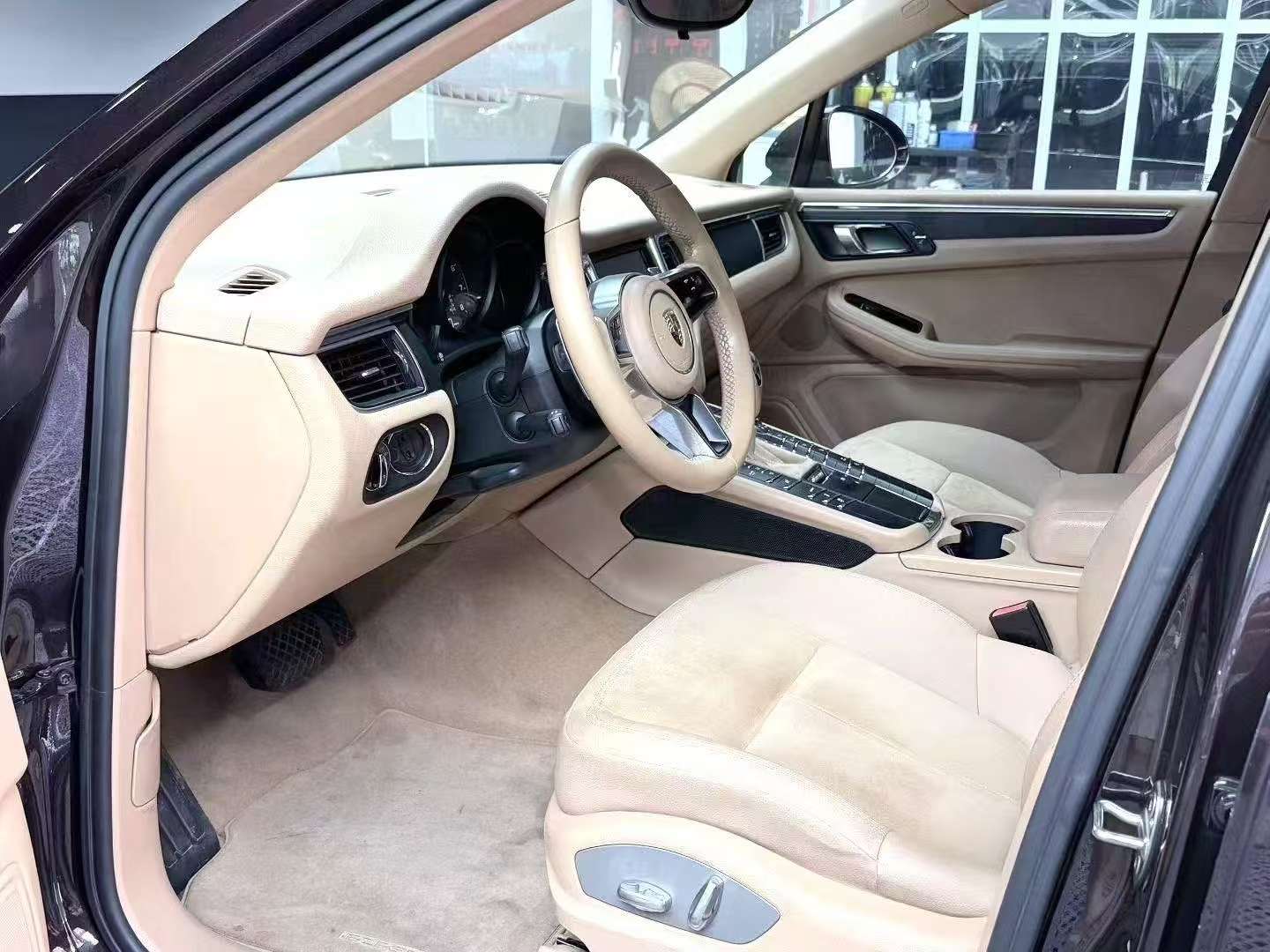 Porsche Macan 6