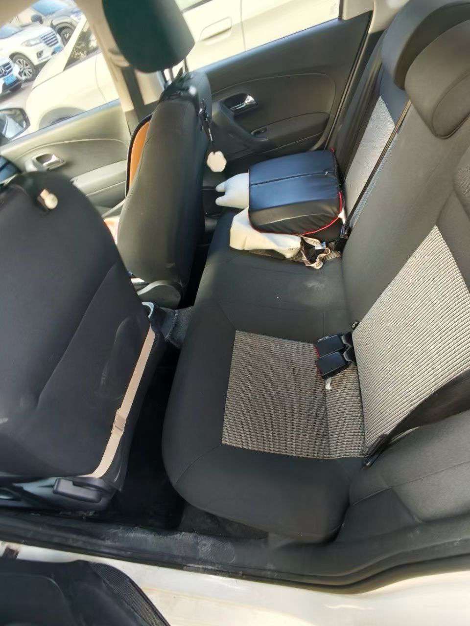Volkswagen Polo 1.4 Fashion Edition 4