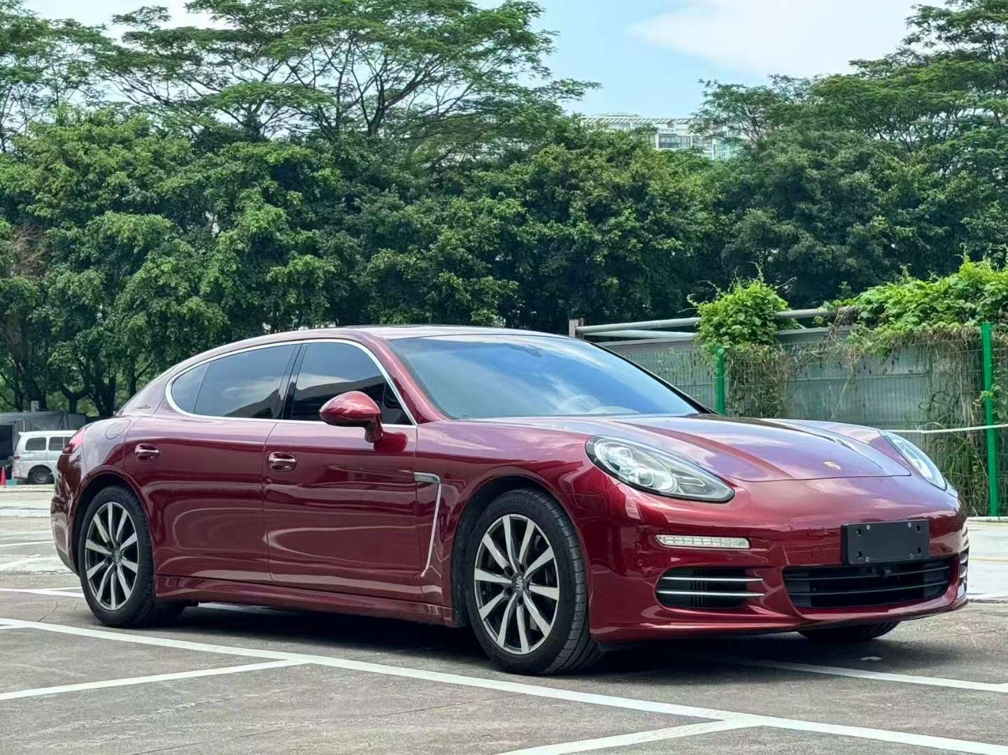 Porsche Panamera 3.0T AWD Executive Long Wheelbase 2