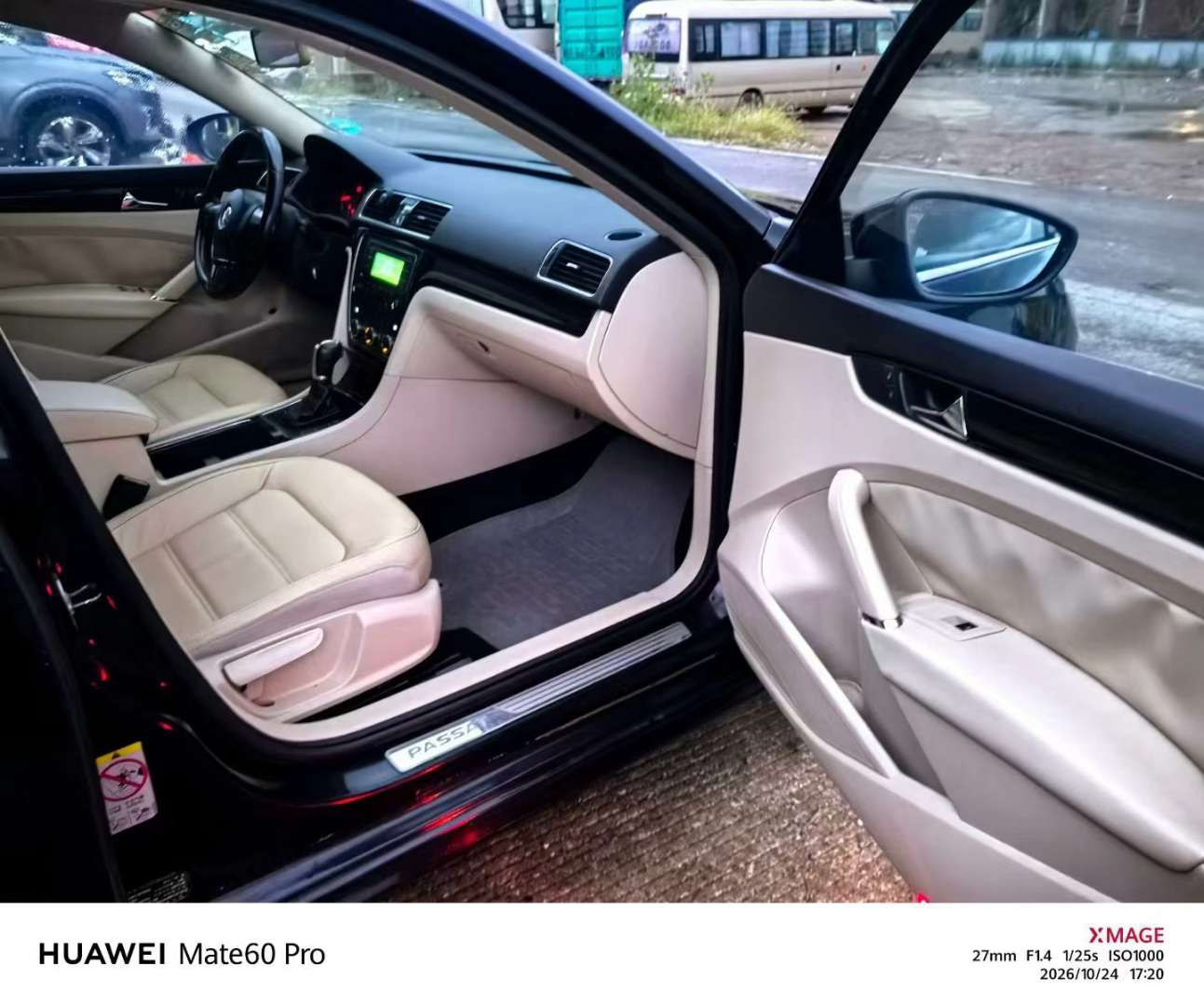 Volkswagen Passat 1.8T Premium Edition 4