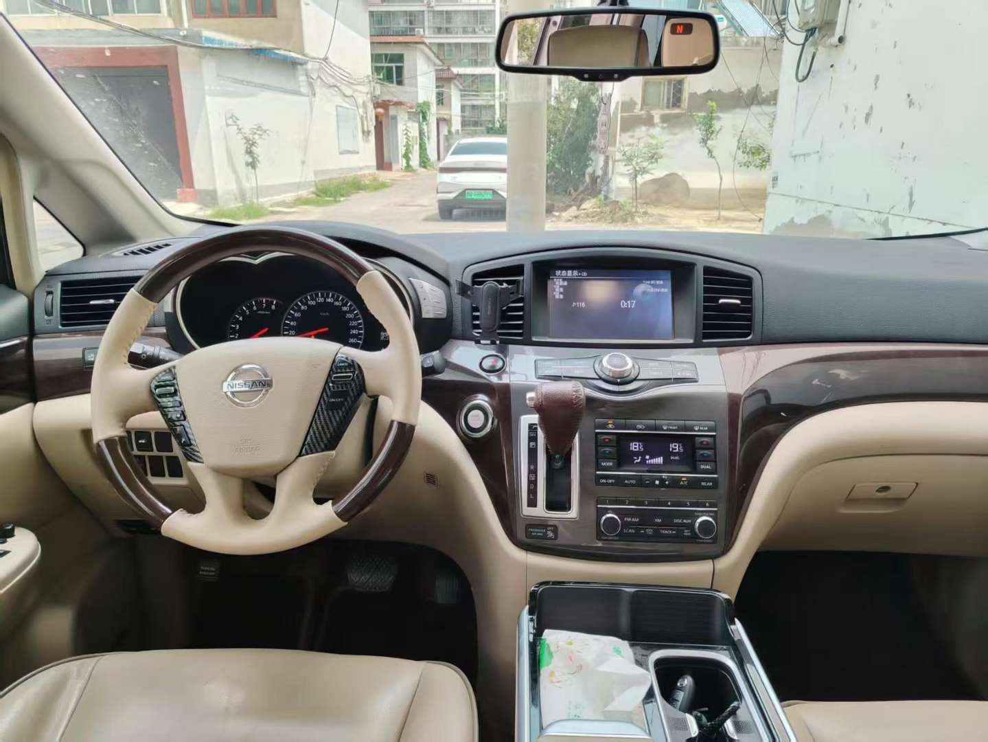 Nissan Quest 6