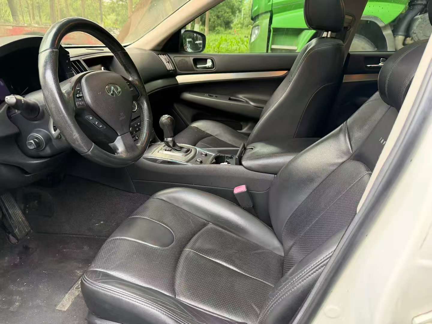 Infiniti G25 7