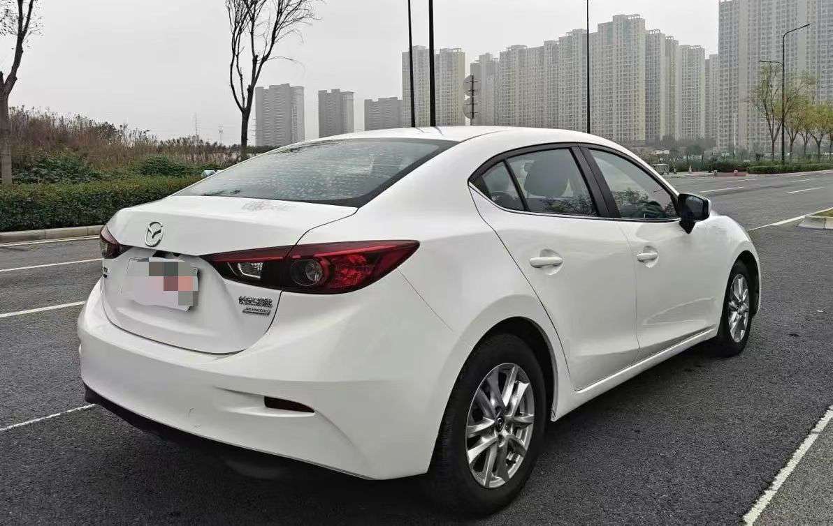 Mazda Mazda3 1.5L 9
