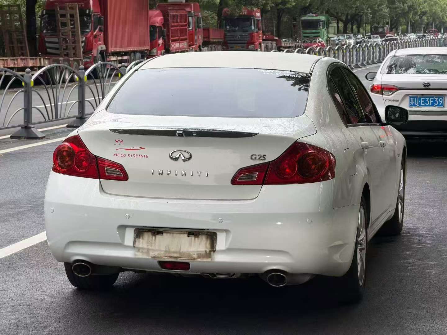 Infiniti G25 4