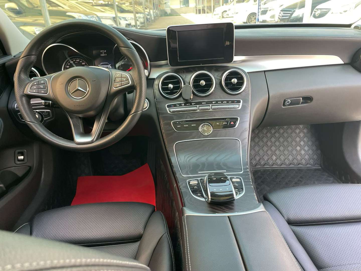 Mercedes-Benz C-Class C200L 4