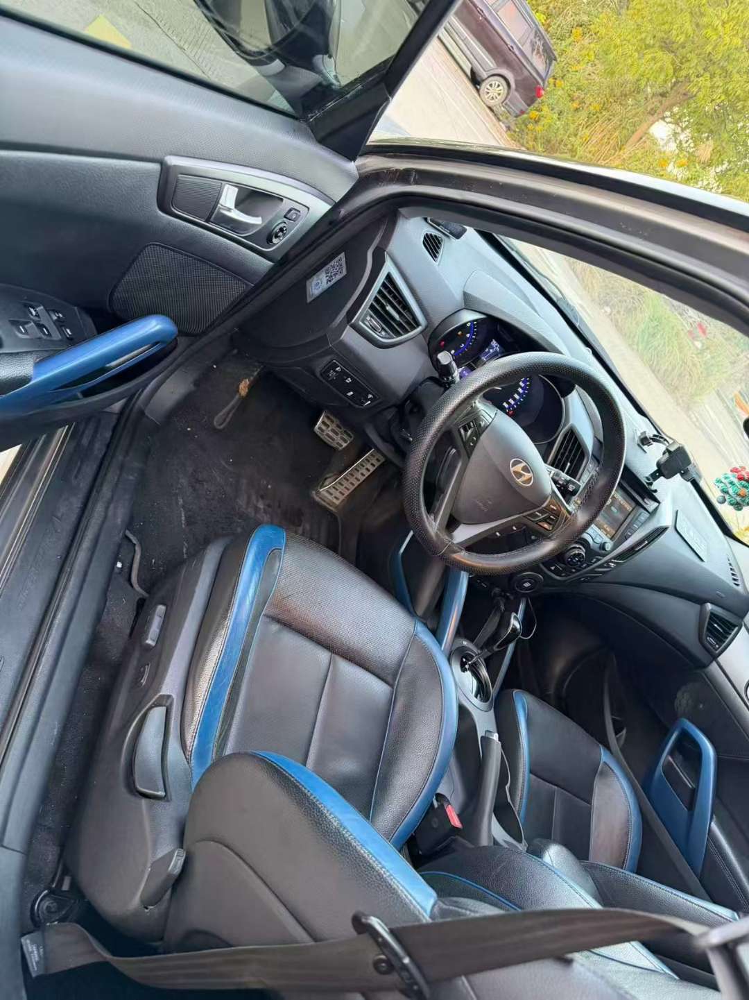 Hyundai Veloster 7