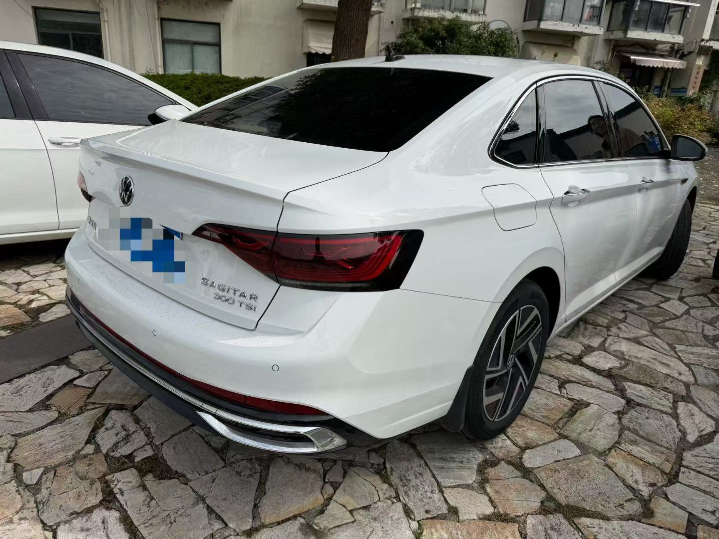 Volkswagen Sagitar 1.5T R-Line 7