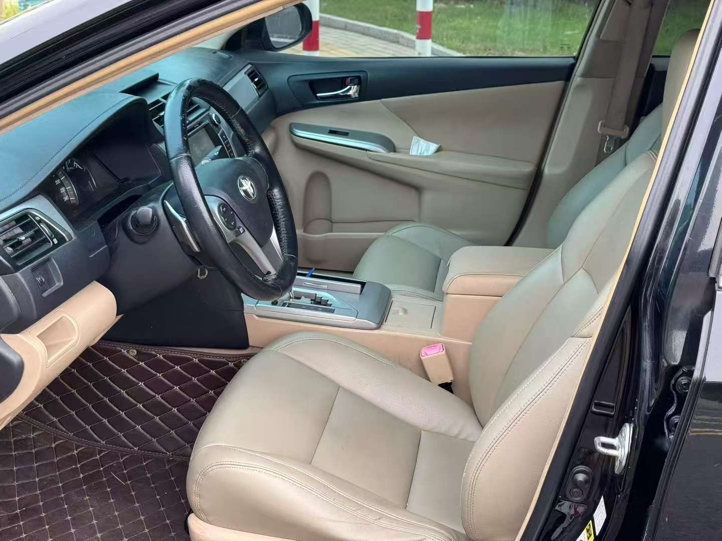 Toyota Camry 2012 2.0L Automatic Sunroof Trim 4