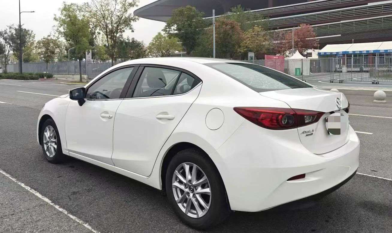 Mazda Mazda3 1.5L 8