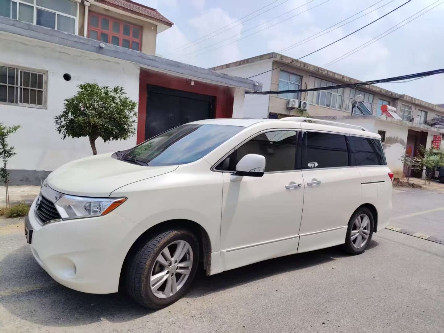 Nissan Quest 2