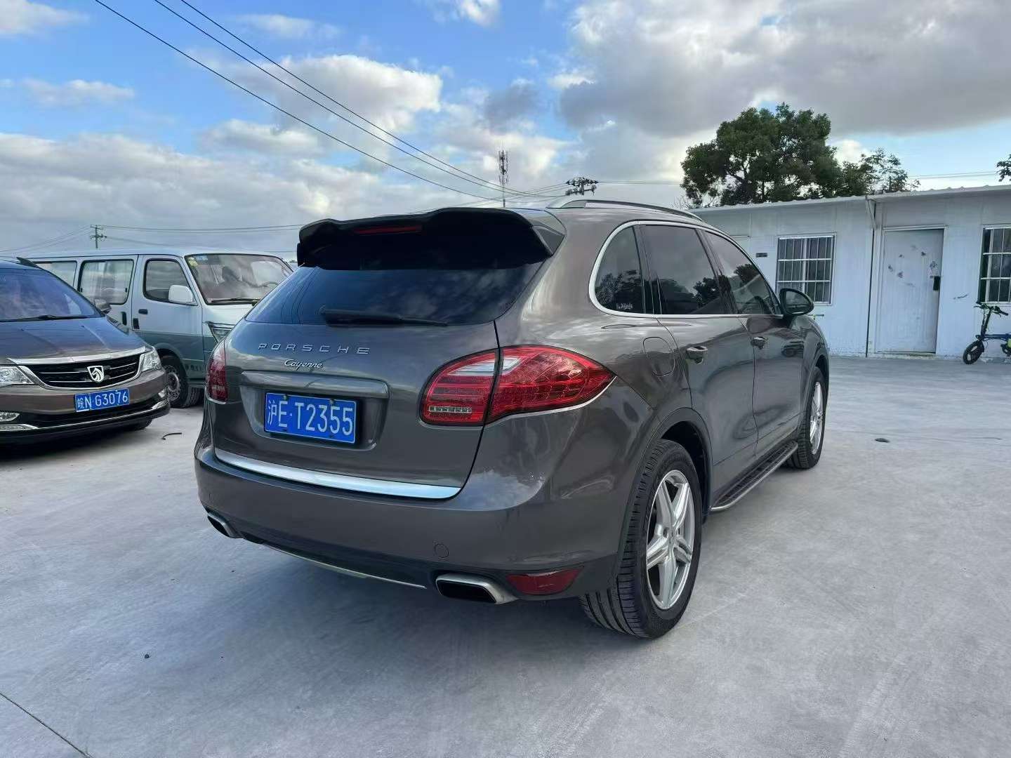 Porsche Cayenne 2012 High Trim with Chassis Lift BOSE Audio 4