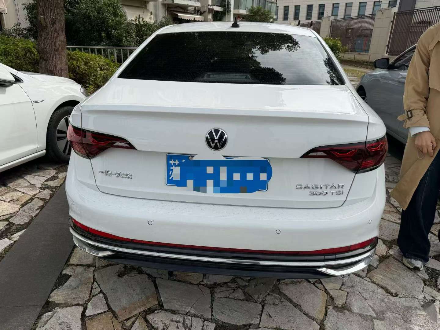 Volkswagen Sagitar 1.5T R-Line 8