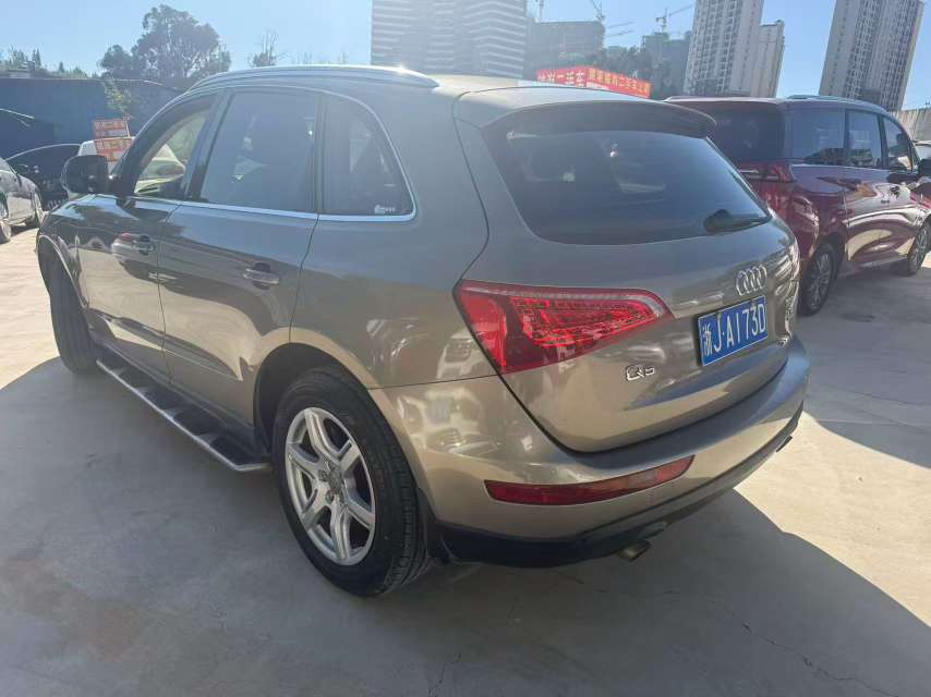 Audi Q5 2.0T AWD 4