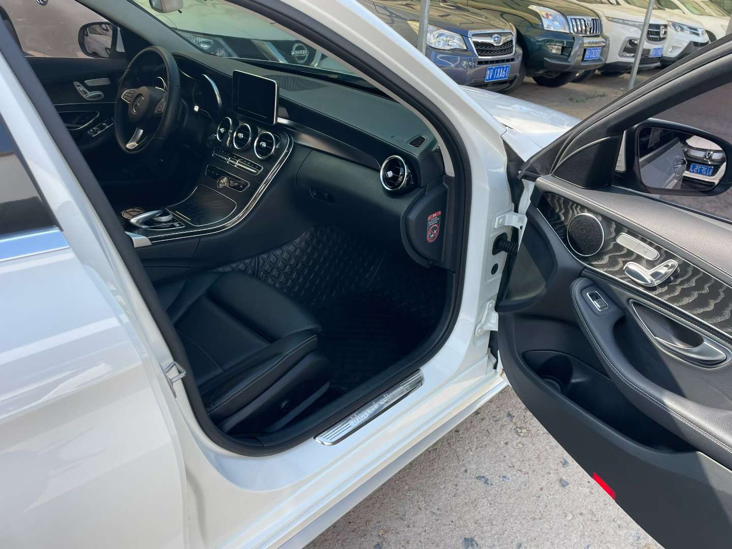 Mercedes-Benz C-Class C200L 5