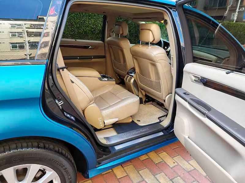 Mercedes-Benz R-Class R350L 4MATIC 5