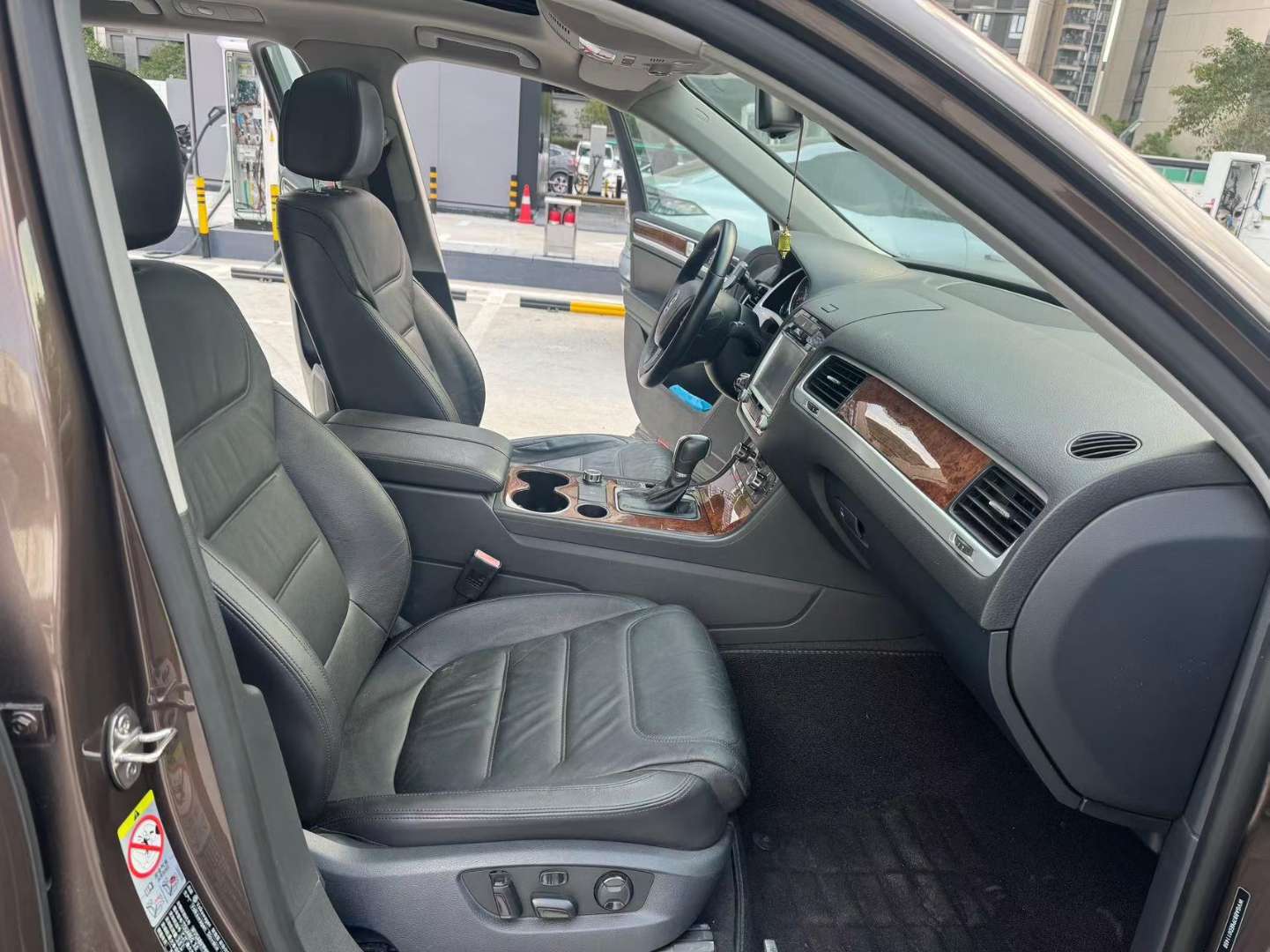 Volkswagen Touareg 3.0T Automatic Sunroof Standard Edition 7
