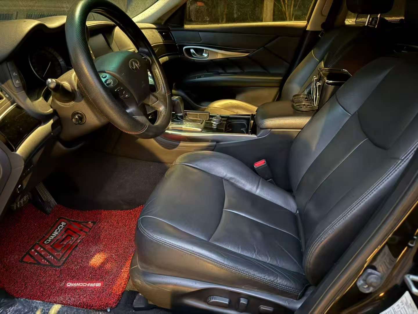 Infiniti Q70L 2.5L Automatic Sunroof 7