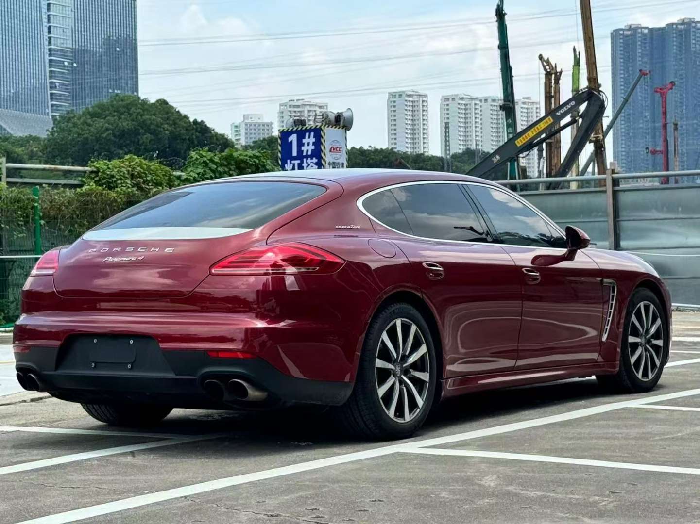 Porsche Panamera 3.0T AWD Executive Long Wheelbase 3