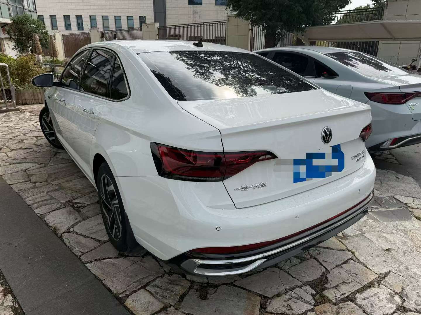 Volkswagen Sagitar 1.5T R-Line 9