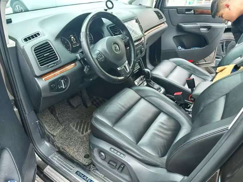 Volkswagen Sharan 2.0L Top Trim 3