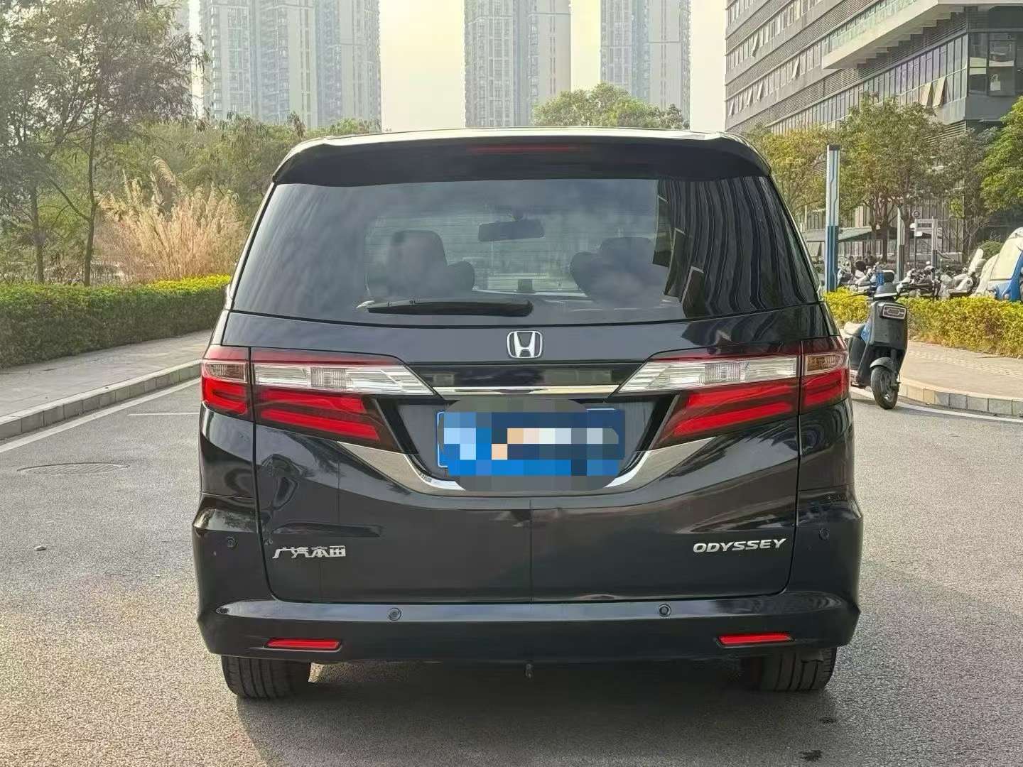 Honda Odyssey 2.4L Luxury Automatic 3