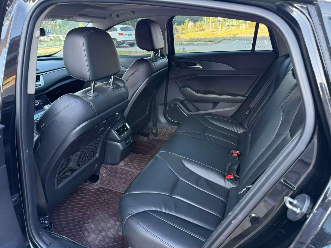 Hongqi H5 5