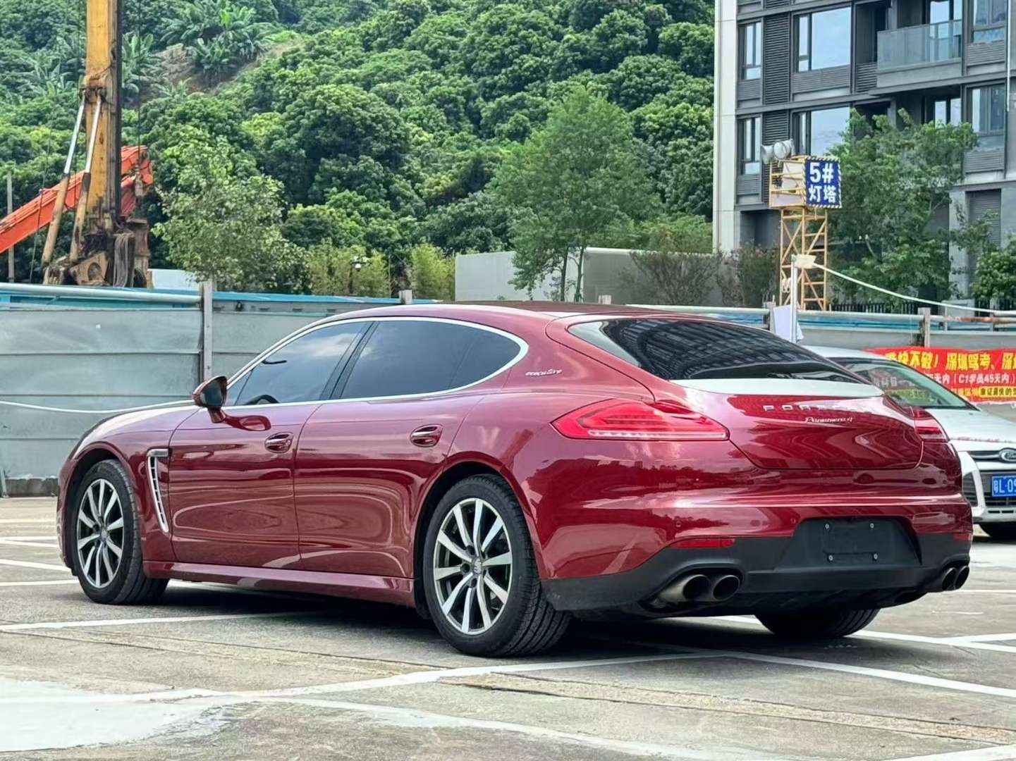 Porsche Panamera 3.0T AWD Executive Long Wheelbase 4